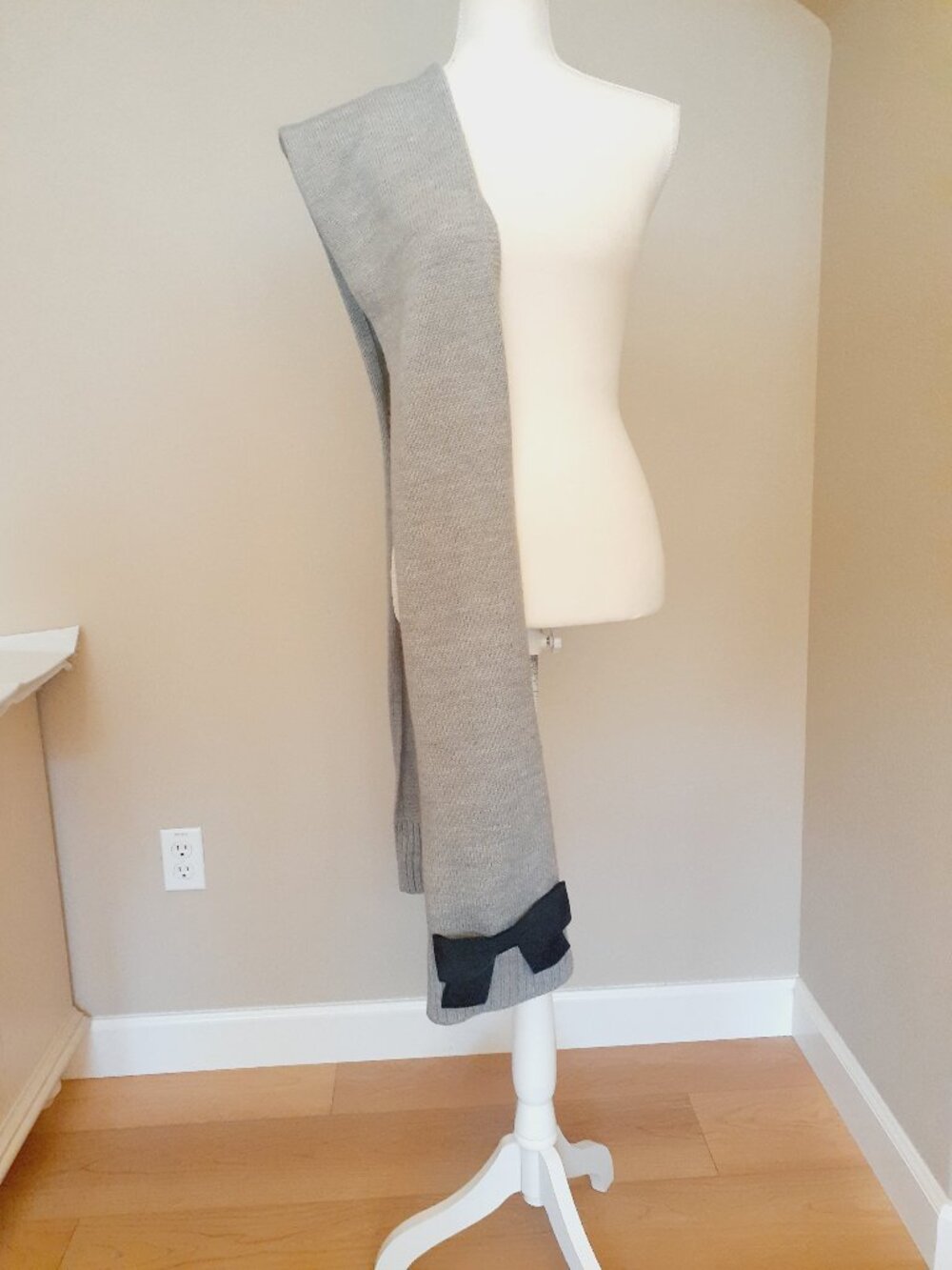 Kate Spade Bow Detail Scarf - Picture 6 of 9